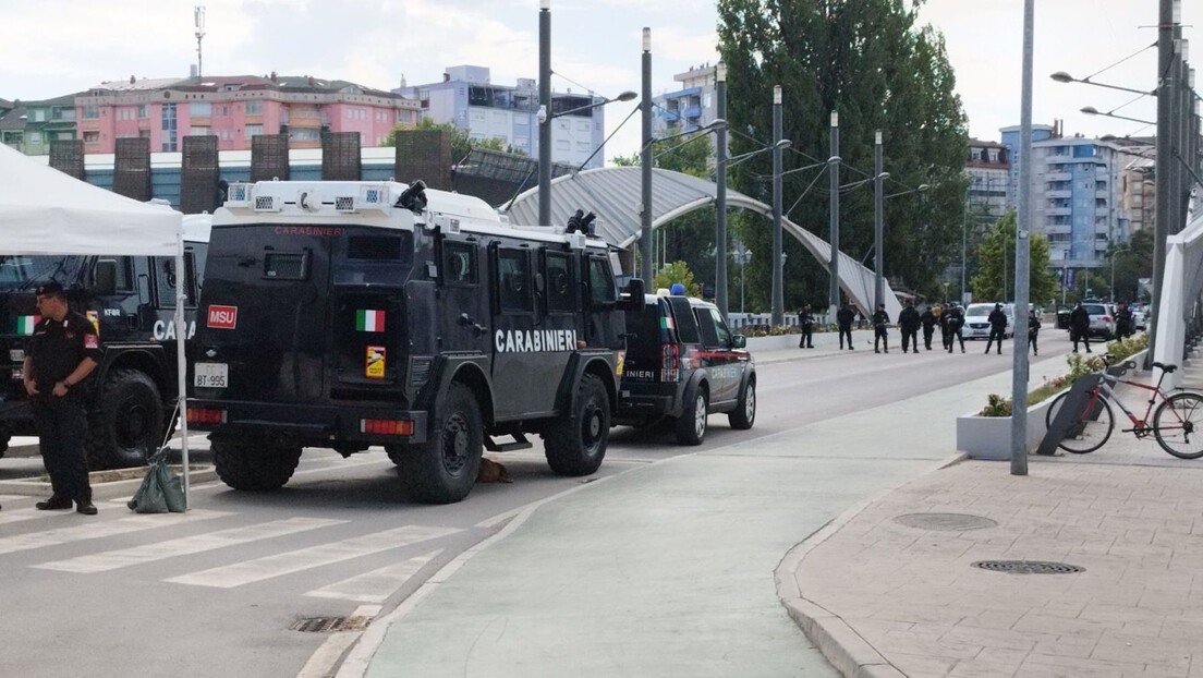 Зграде српских институција на северу КиМ и даље блокиране, Кфор појачао присуство на мосту (ВИДЕО)