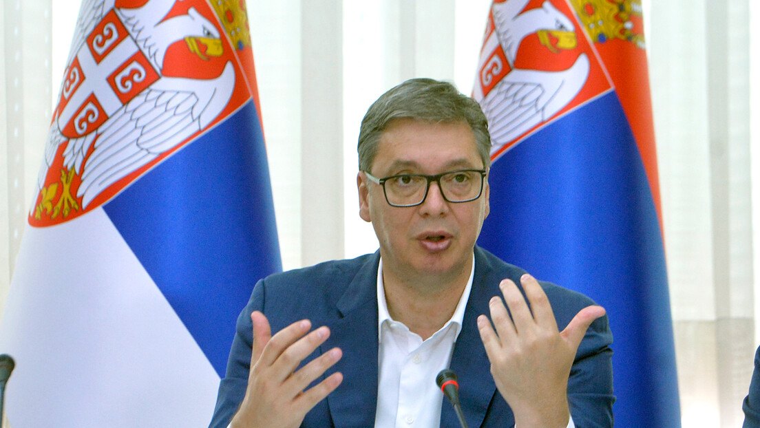 Vučić o tvrdnji Nenada Čanka i Sonje Biserko: Muve s donjeg dela leđa Aljbina Kurtija