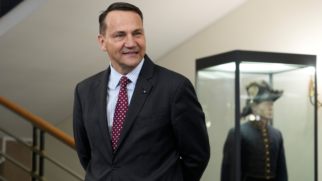 Hrabri potezi i pusti snovi: Sikorski predložio da se Krim stavi pod mandat UN radi referenduma