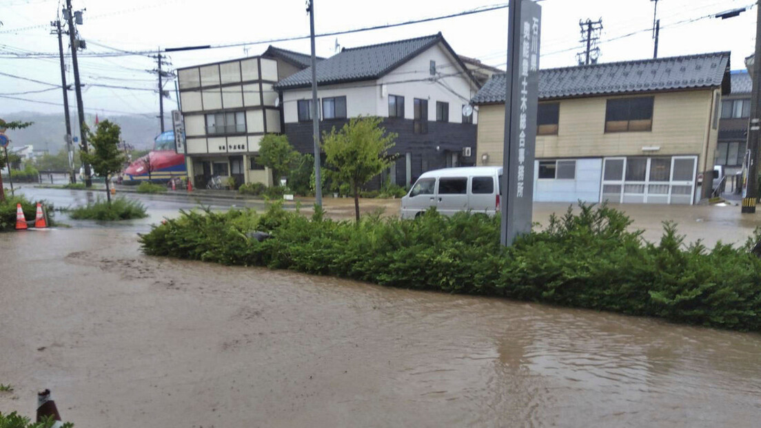 Obilne kiše i poplave pogodile Japan i Južnu Koreju (VIDEO)