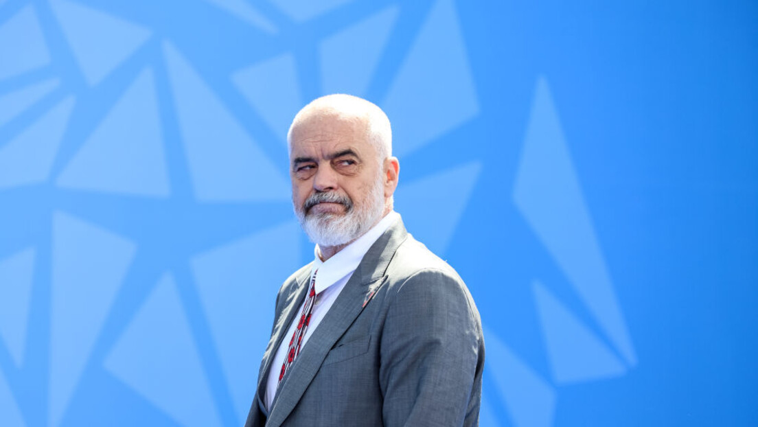 Edi Rama operisan