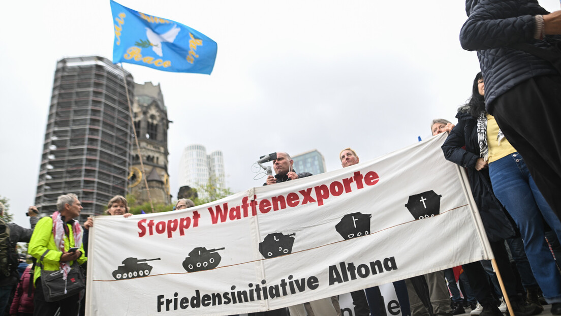 Antiratne demonstracije u Berlinu: Okupljeni protiv slanja oružja Ukrajini i rata u Gazi