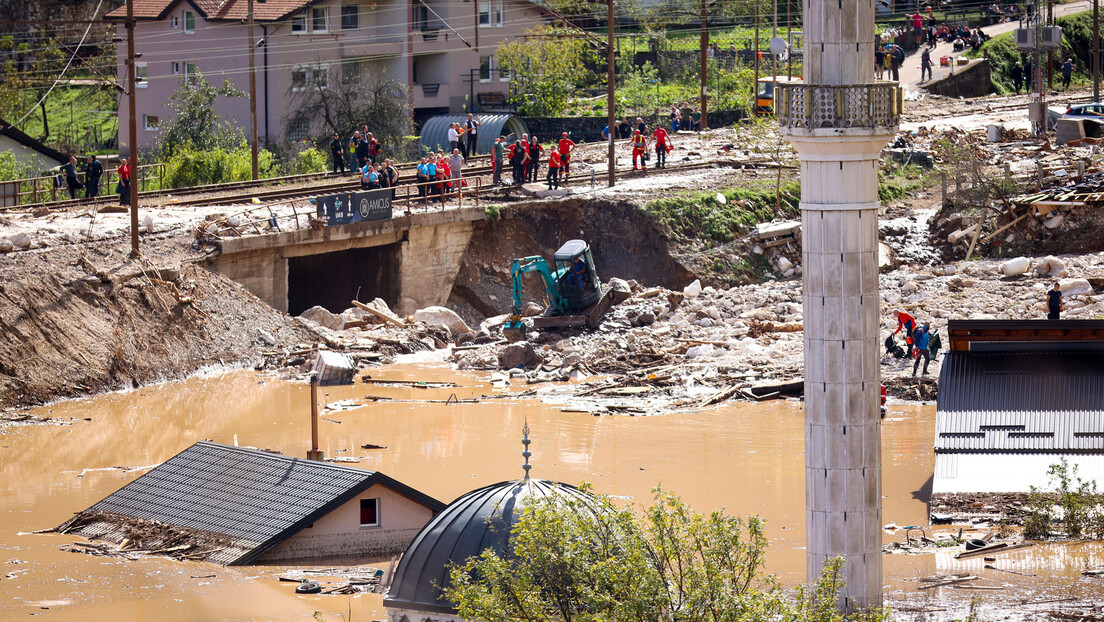 UŽIVO Proglašena prirodna nesreća u celoj FBiH: Dvadesetoro mrtvih u poplavama i odronima? (VIDEO)