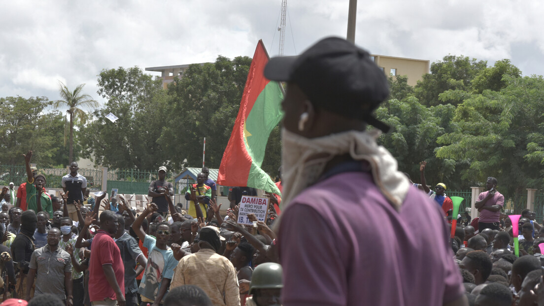 Rampa za zapadni medij: Burkina Faso zabranila radio "Glas Amerike"