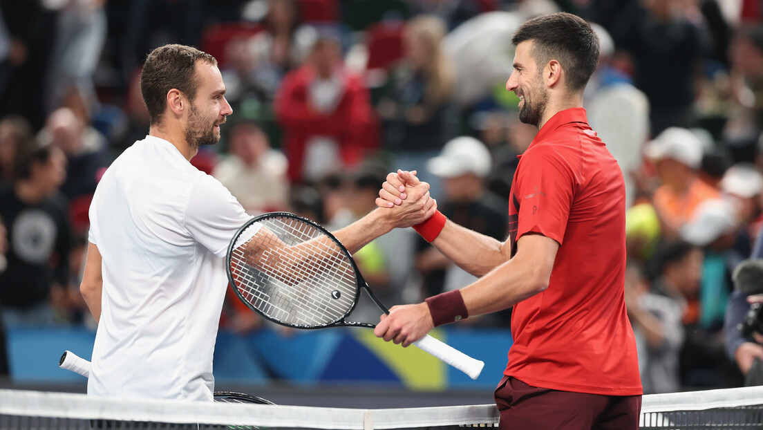 Novak bez muke sa Safijulinom, Srbin u četvrtfinalu Šangaja