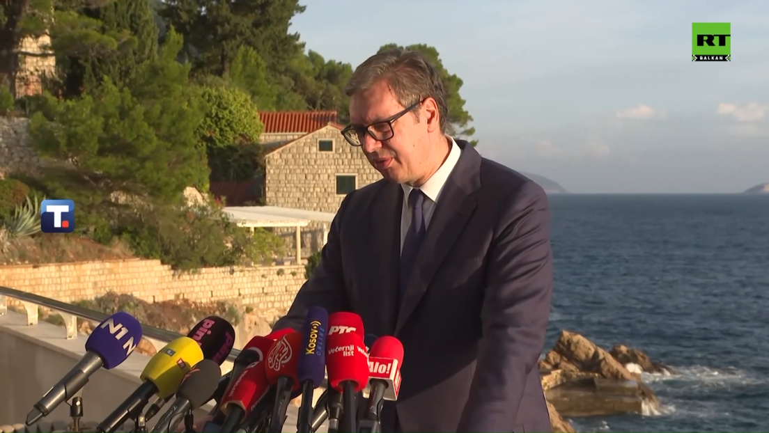 Vučić: Srbija poštuje teritorijalni integritet Ukrajine, ali neće uvoditi sankcije Rusiji (VIDEO)