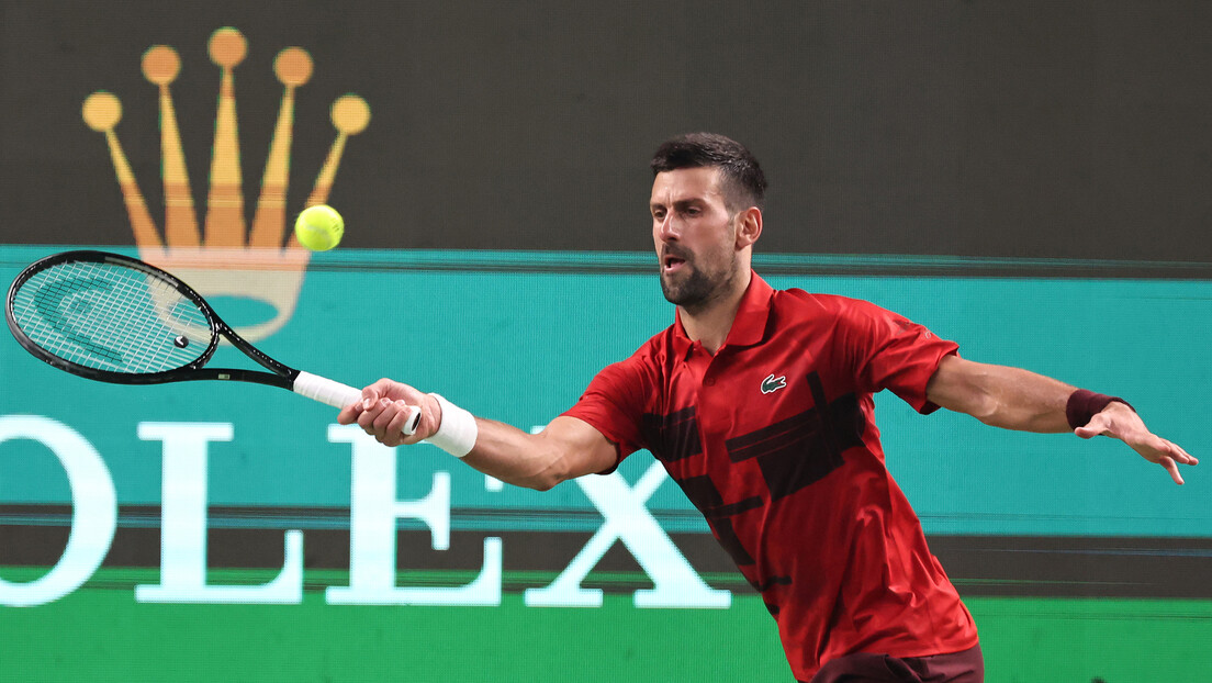 Novak slomio Frica u polufinalu, za trofej protiv Sinera