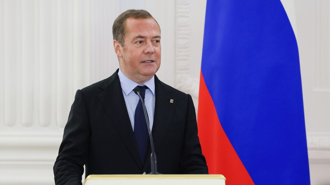 Medvedev odgovorio na pretnju poljskog generala: Bolje je da ne budite zver!