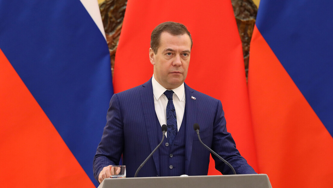 Medvedev: Nacistički režim u Ukrajini priprema prljavu bombu