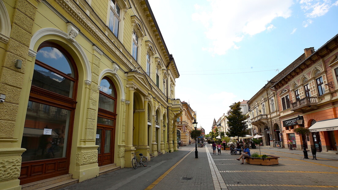 Učenik osmog razreda nožem ranio učenicu u školi u Subotici, devojčica puštena na kućno lečenje