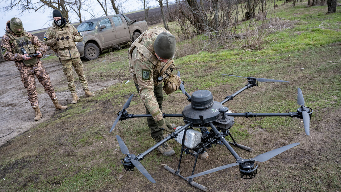 Nova taktika ruske vojske za obaranje dronova: Sudaranje u letu (VIDEO)