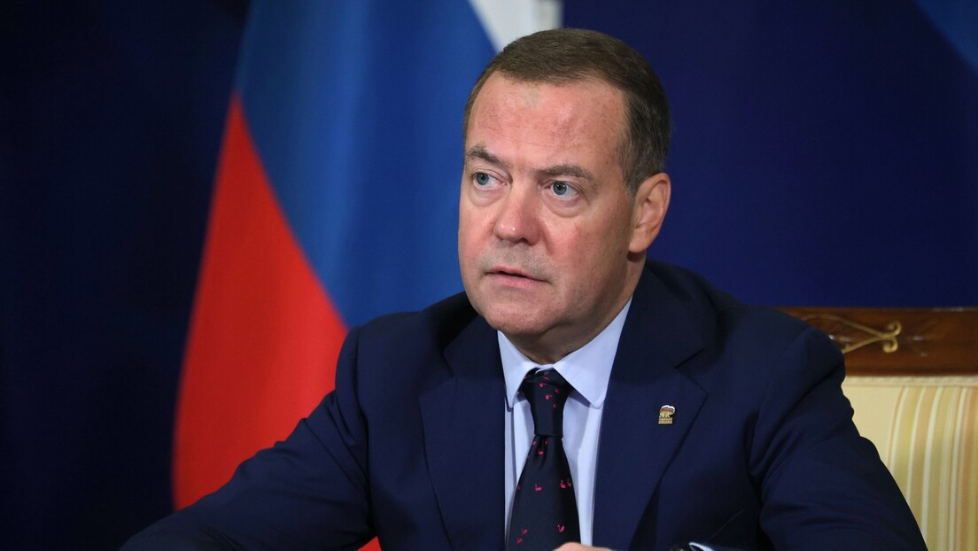 Medvedev: Jedan od ciljeva Rusije je maksimalno oslabiti i poniziti Zapad - sve do raspada SAD