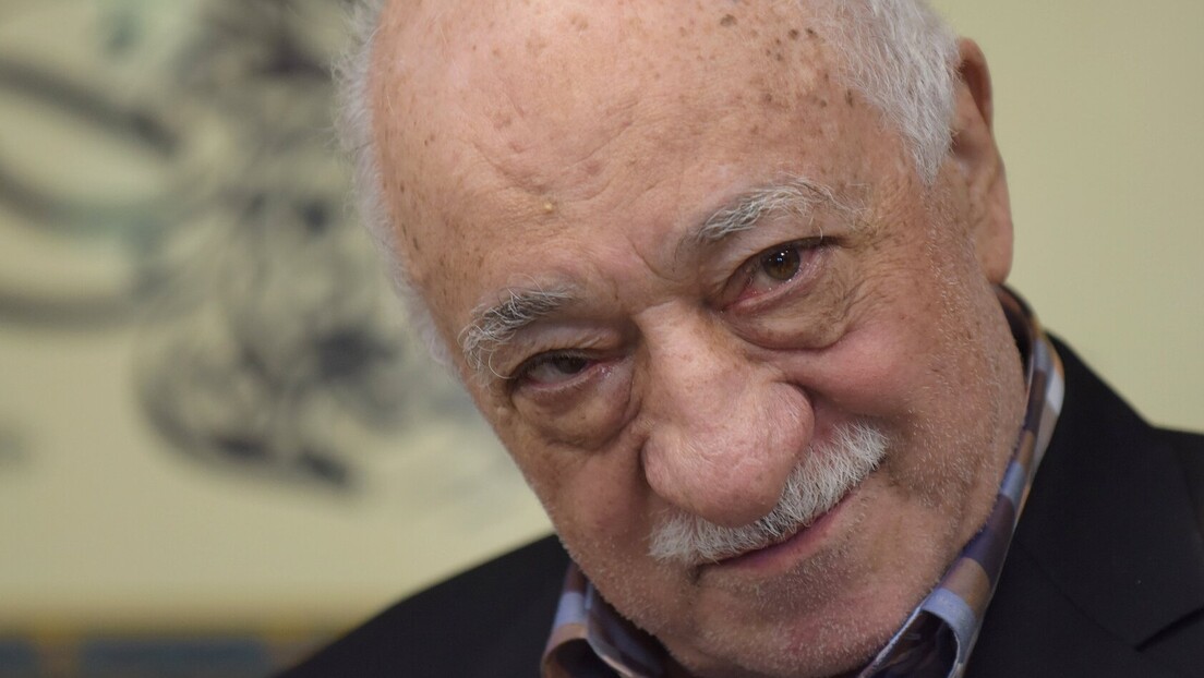 Ko je bio Fetulah Gulen: Kontroverzni turski imam i "neprijatelj broj jedan" predsednika Erdogana