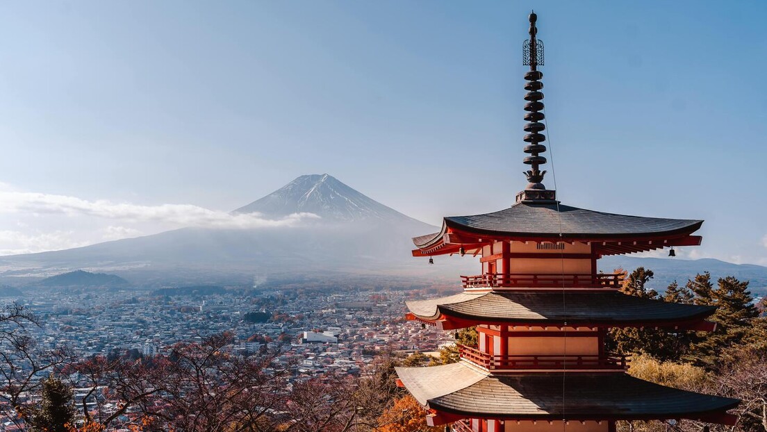 Planina Fudži u Japanu prvi put posle 130 godina bez snega u oktobru