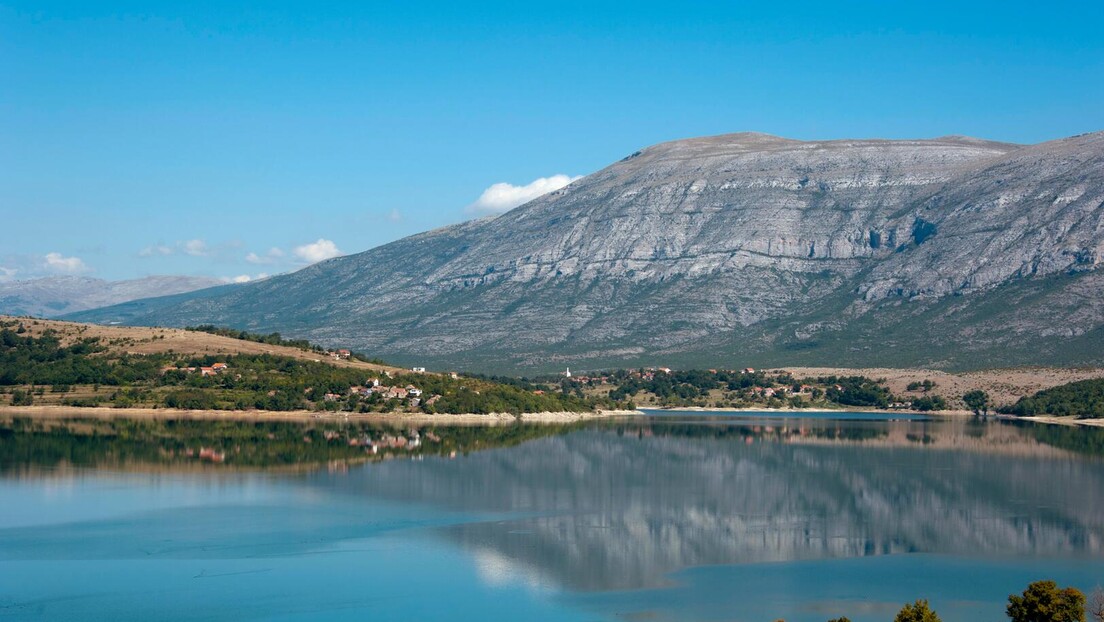 Svetinja se ne predaje: Ponovo izronile zidine starog srpskog manastira u Dalmaciji