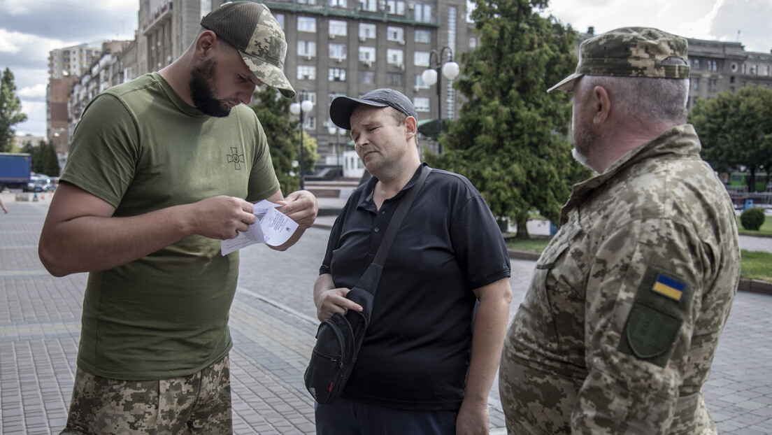 Украјина више не бира: Мобилише људе са менталним обољењем, ХИВ позитивне и глуве