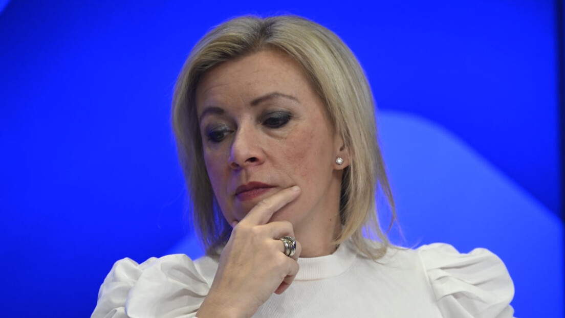 Zaharova: Makron kažnjen zbog ismevanja hrišćanstva, papa ne dolazi na otvaranje Notr Dama