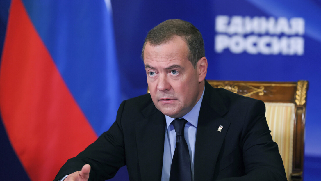 Medvedev: Rusija ne priznaje odluku Međunarodnog krivičnog suda o Netanjahuu