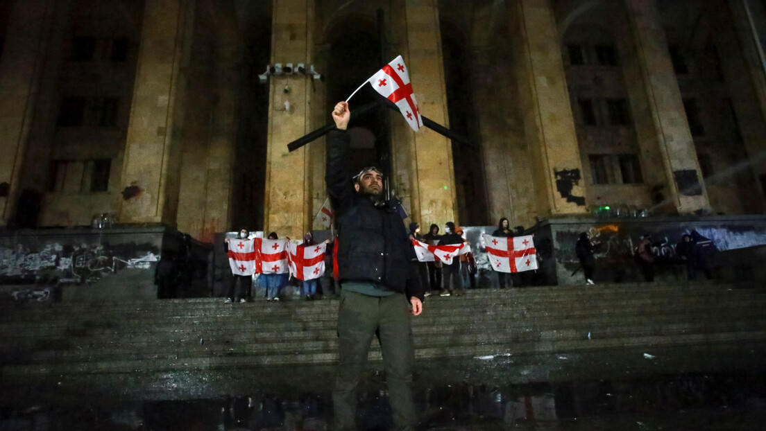 Kremlj o protestima u Gruziji: Sve podseća na ukrajinski Majdan