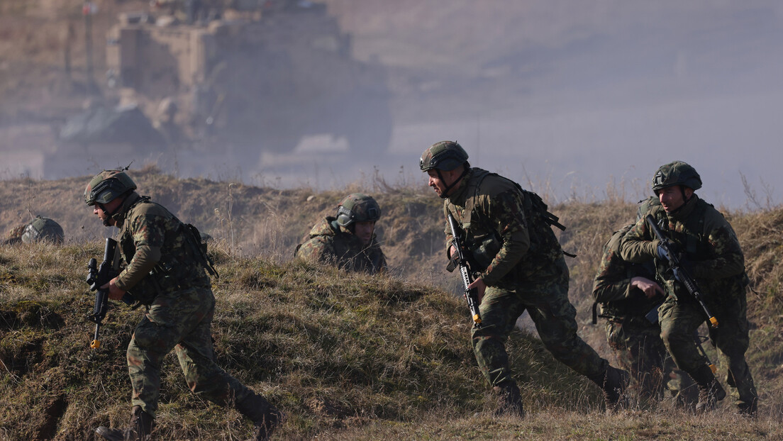 Званичник Министарства одбране УК: У случају сукоба наша армија би остала без војника за шест месеци