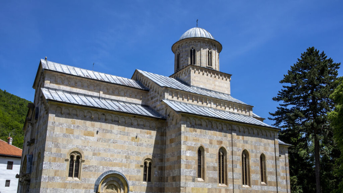 Manastir Visoki Dečani posetili albanski učenici