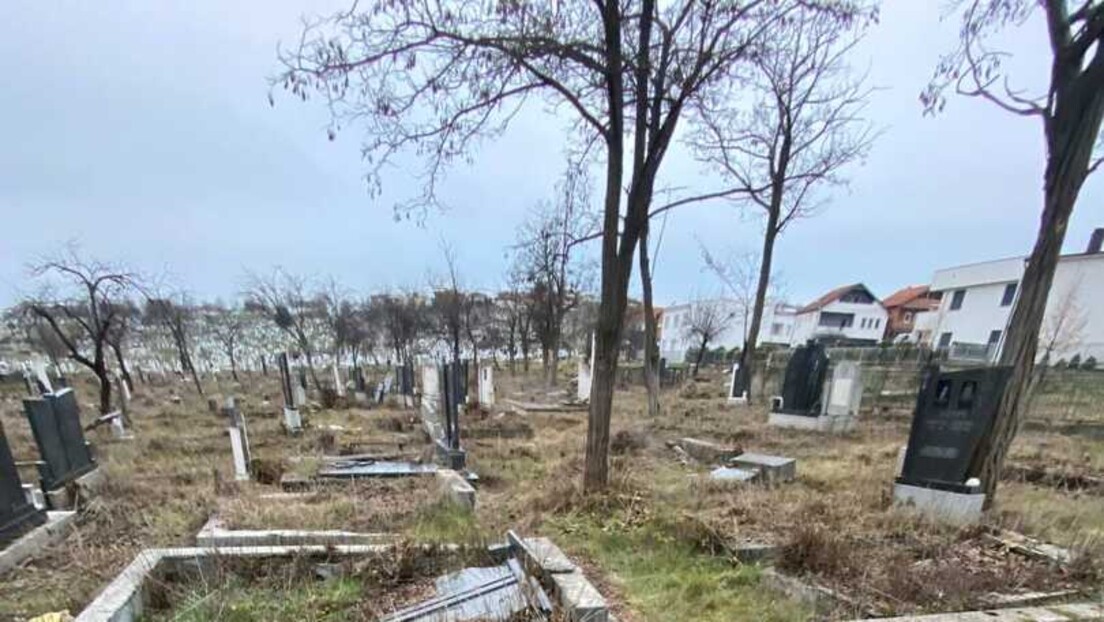 Srpsko groblje u Gnjilanu porušeno, a albansko kao "park"