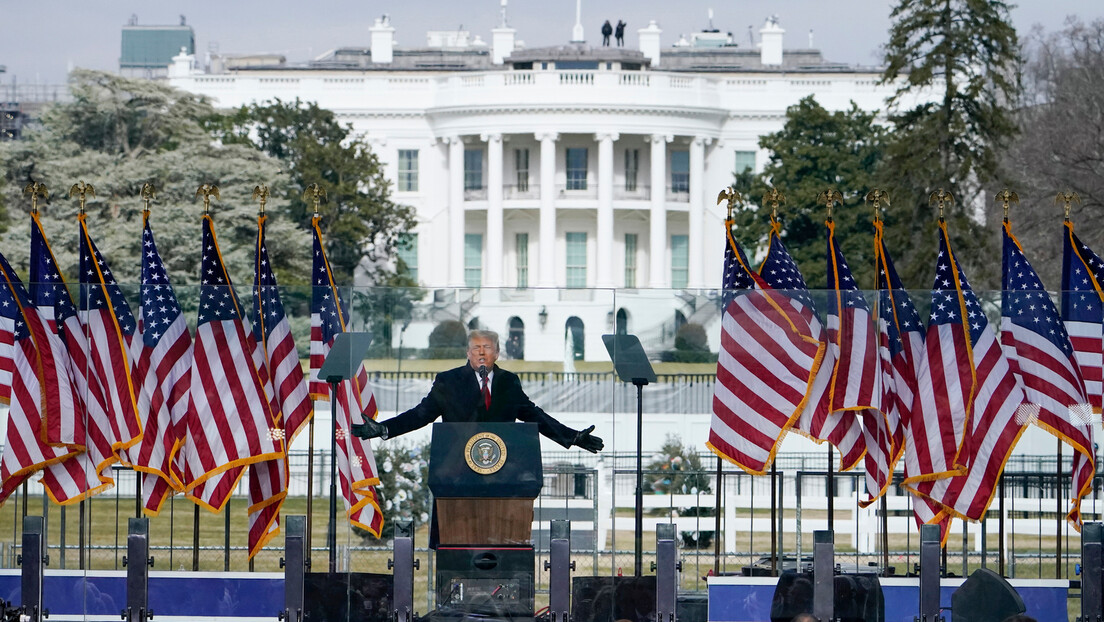 Камала је изгубила, живео Доналд: И "Фајненшел тајмс" прогласио Трампа за личност године