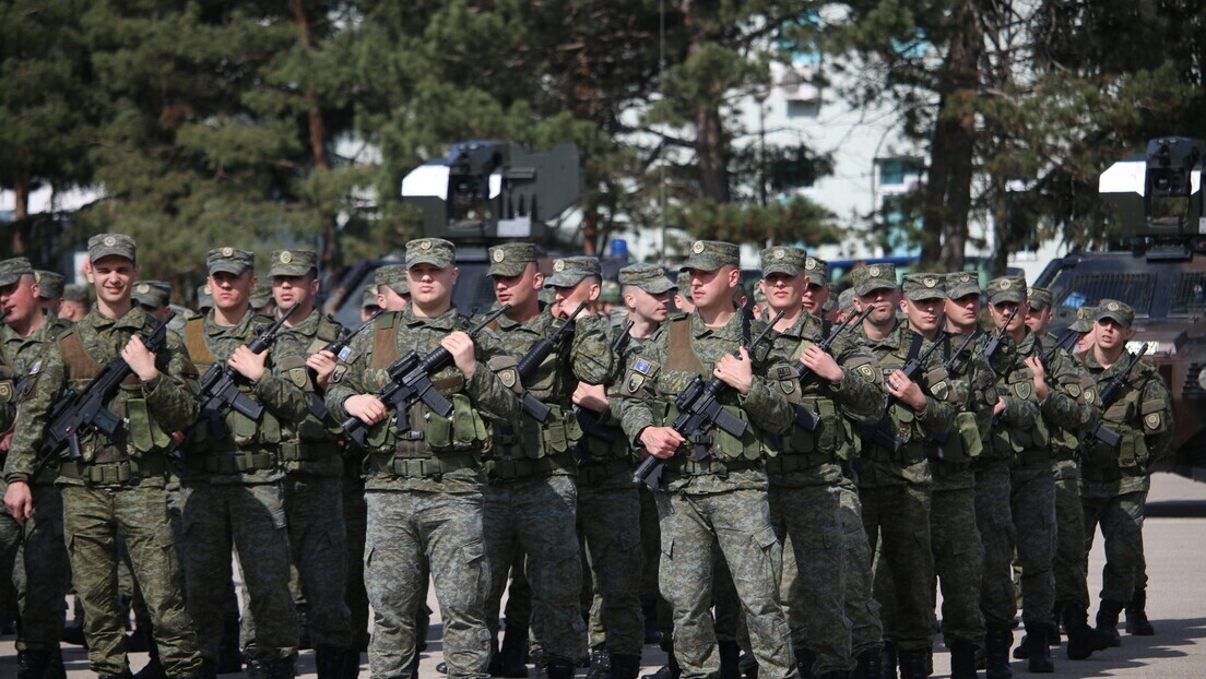 Маћедонци поново "звецка" оружјем: Набављамо хеликоптере, српске војне базе претња по безбедност