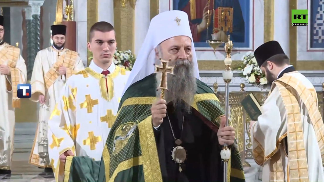 Božićnoj liturgiji u Hramu Svetog Save prisustvovao veliki broj vernika (VIDEO)