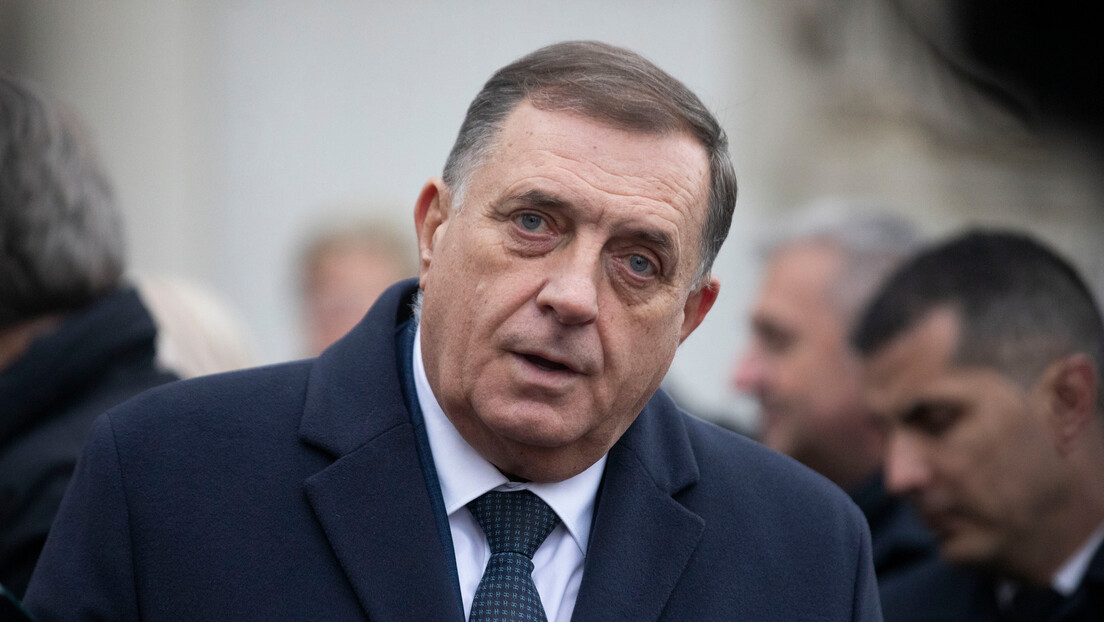 Dodik: Božić je praznik koji nas podstiče na dobro, utvrđuje u veri i porodičnim vrednostima