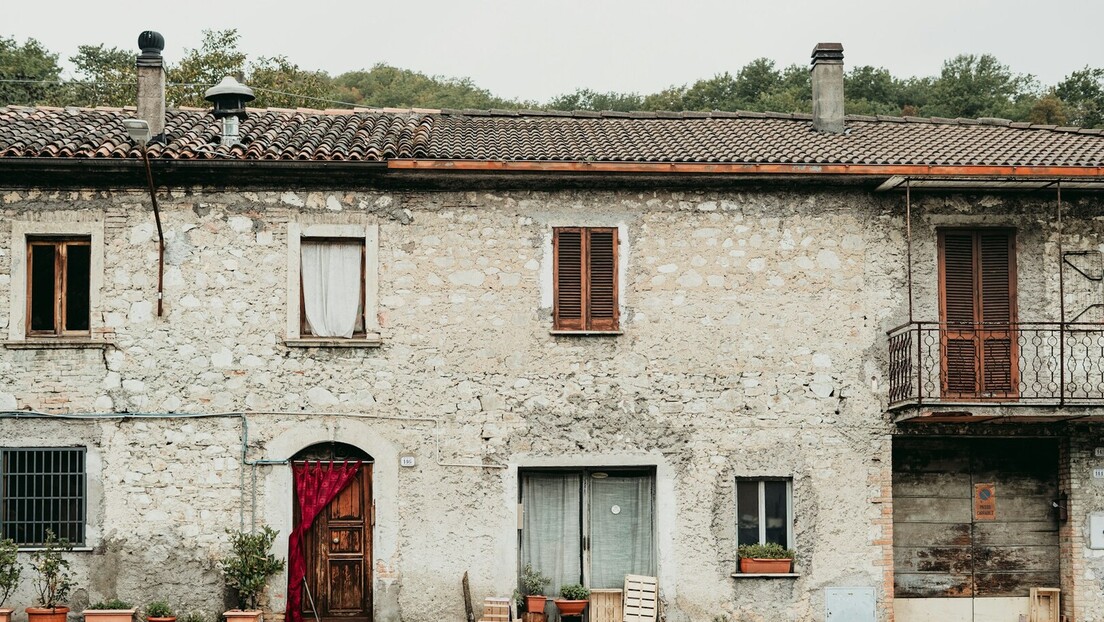 Zašto jedno italijansko selo zabranjuje stanovnicima da se razbole