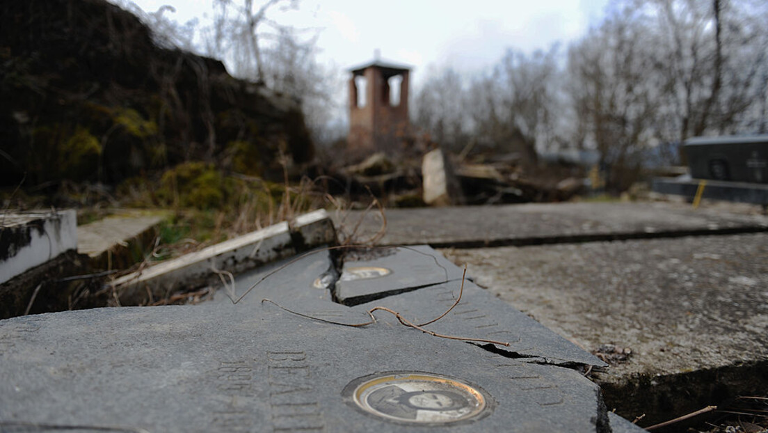 Iguman Luka: Oskrnavljeni su srpski grobovi, a ne bošnjački, cilj je otimanje srpskog groblja