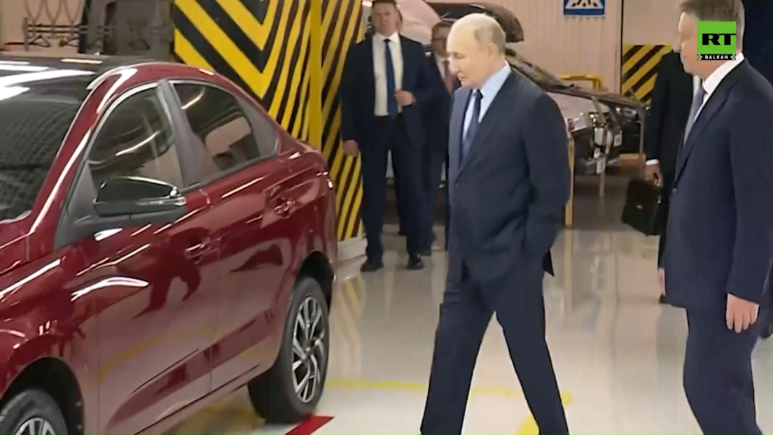 Putin u fabrici automobila: Stiže nova "lada"