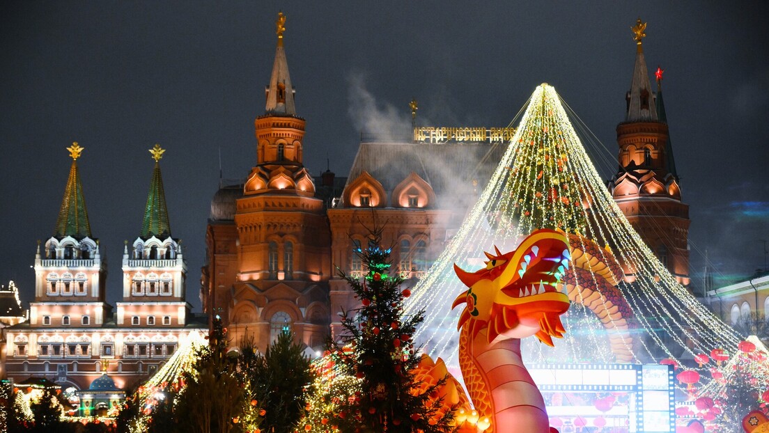 Ispijanje čaja, pande i tematske predstave: U Moskvi počeo festival lunarne Nove godine (FOTO)