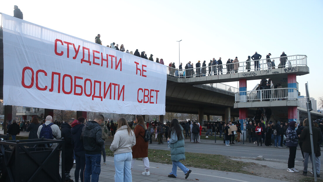 Studenti nastavljaju blokadu Mosta slobode: Govore održali Ivan Ivanović, Kesić i Bjelogrlić