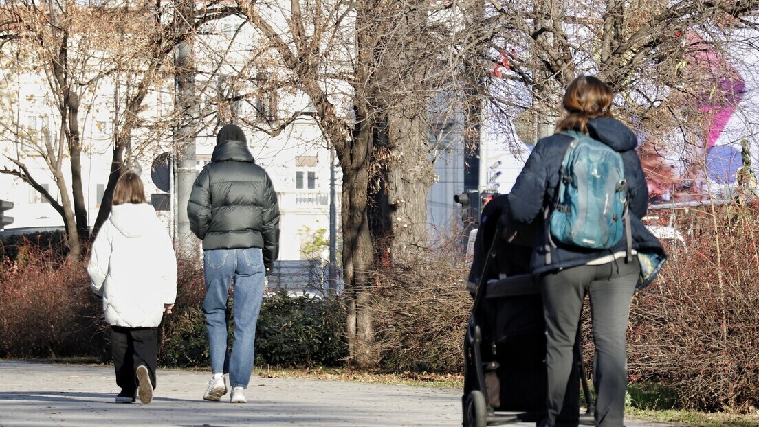 Сутра смена облака и сунца, понегде са слабом кишом