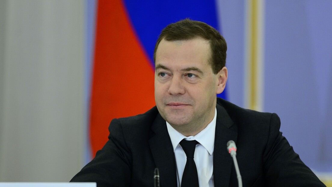 Medvedev: Jedini način da Ukrajinci ozdrave jeste da ponovo osete da su Rusi