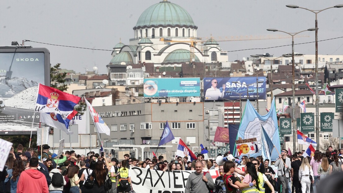 Протест 15. за 15: Ипак и Скупштина и Славија, ветерани обезбеђују скуп