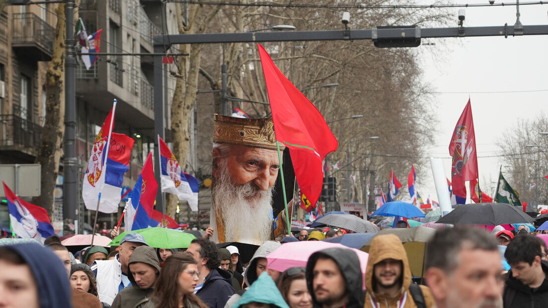 Protest 15. za 15: Počeo program, obraćaju se govornici sa bine na Slaviji