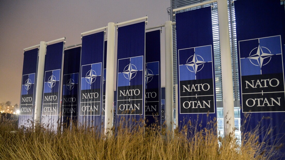Otkaz za američku ambasadorku pri NATO-u: Nije želela da okači Trampov portret