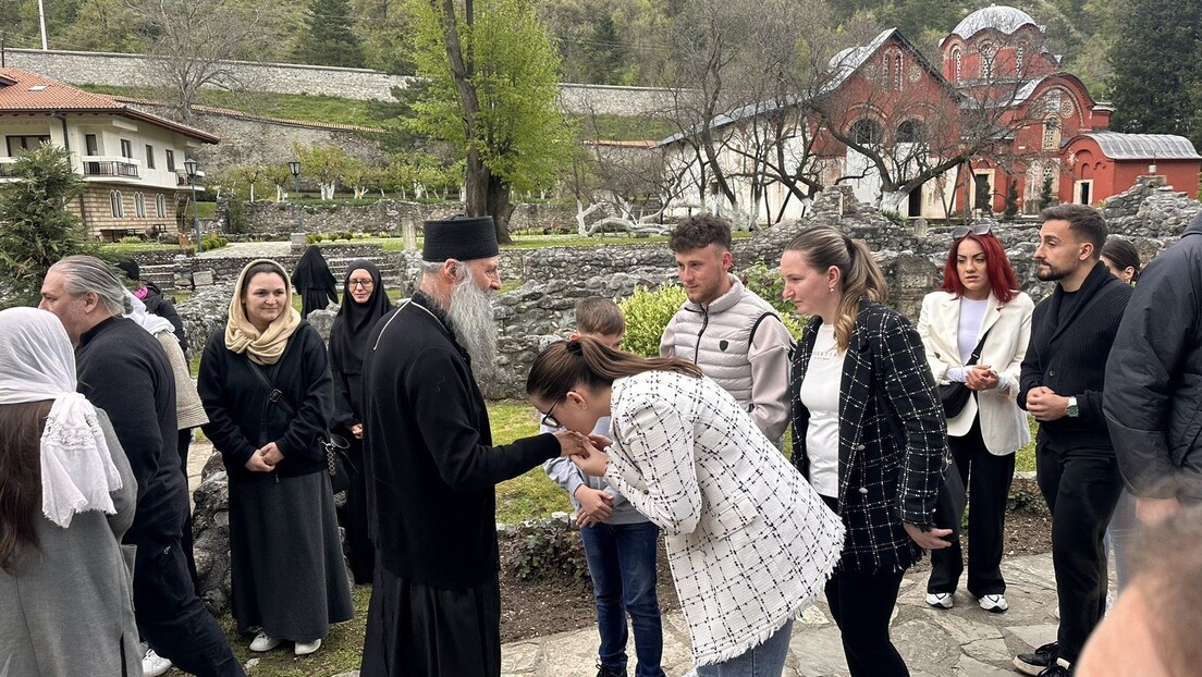 Patrijarh Porfirije stigao u Pećku patrijaršiju: Proslaviće Uskrs sa narodom na KiM