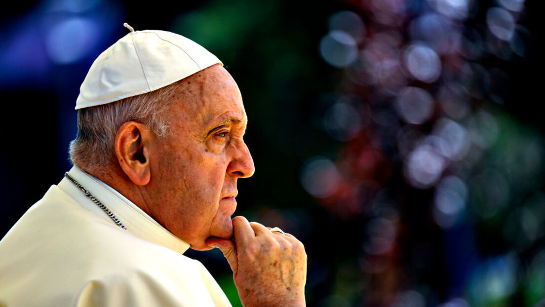 Potvrđeno: Vatikan objavio uzrok smrti pape Franciska