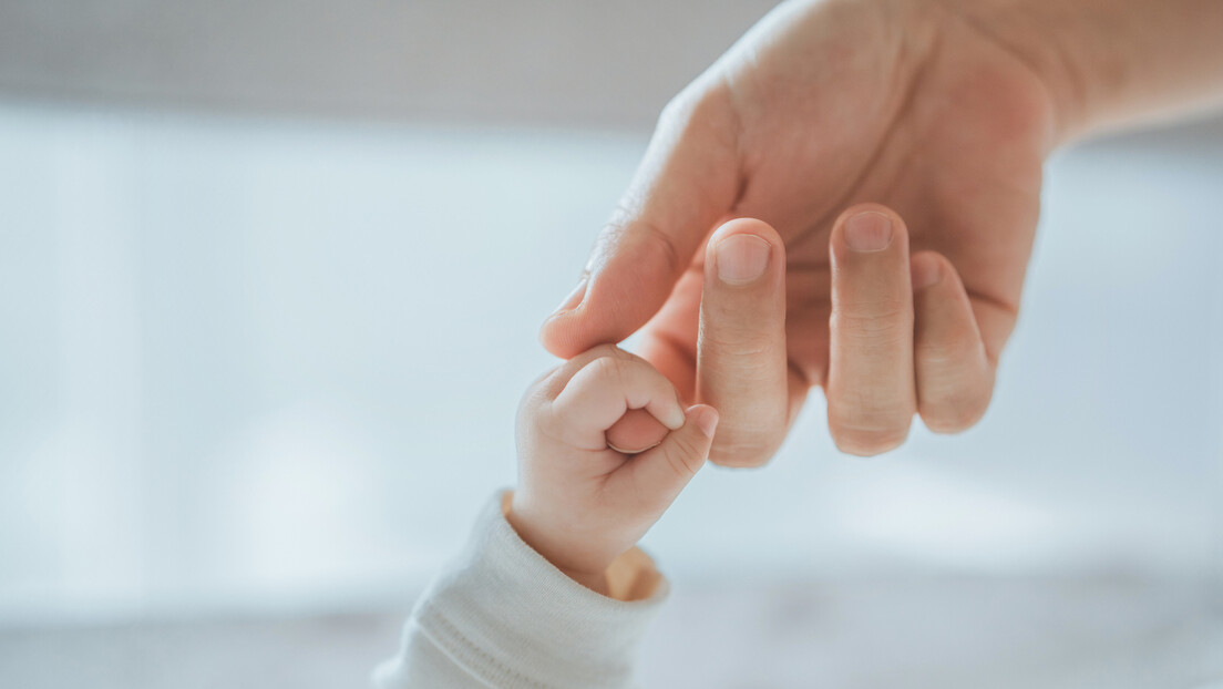 Rađajte više dece: Tramp razmatra niz programa da podigne natalitet SAD