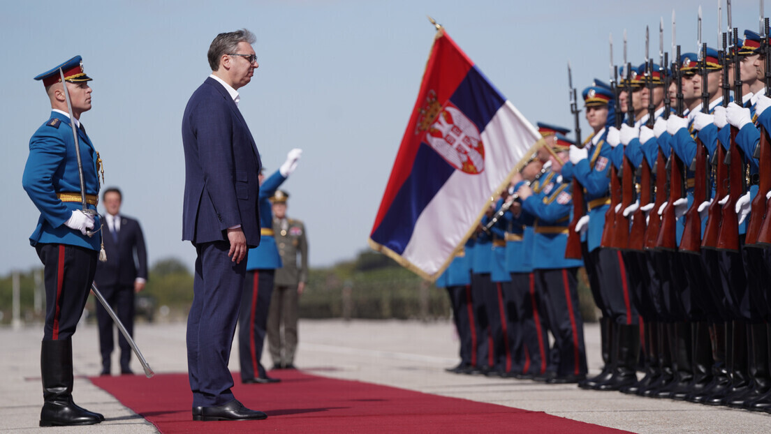 Vučić čestitao Dan Vojske Srbije: Ne branite samo granice već i dostojanstvo i tradiciju