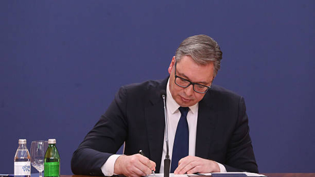 Mediji: Vučić ide na sahranu papi
