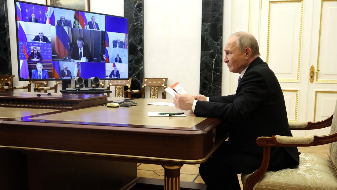 Putin sa članovima Saveta bezbednosti: O razvoju vojno-industrijskog kompleksa