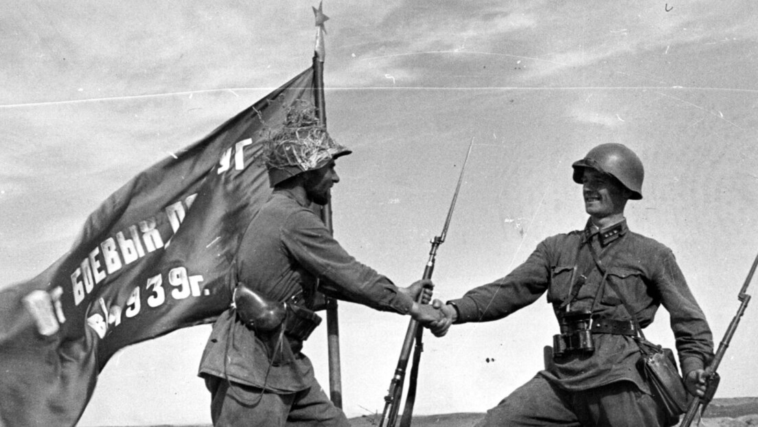Bez prava na zaborav: Odbrana pobede i istorije Crvene armije