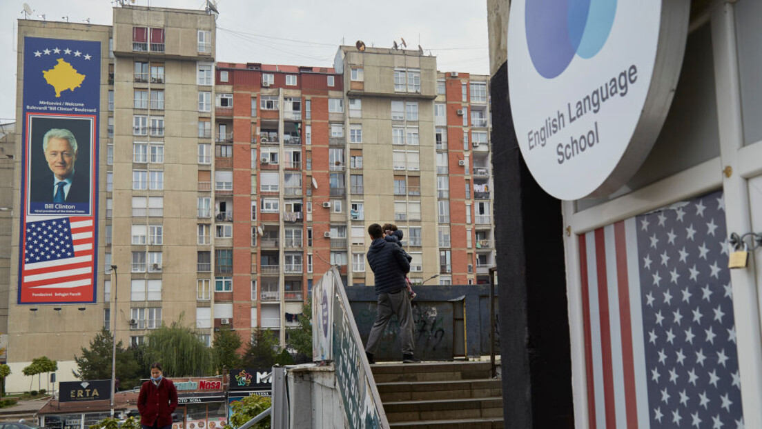 Mi tebi ulicu, ti nama vladu: Kako bi Priština da (pot)kupi Trampa