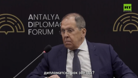 Lavrov objasnio kako je biti "diplomatska rok zvezda" (VIDEO)