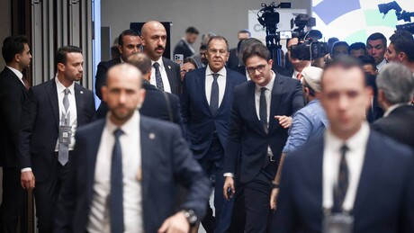 Rusija o rešavanju ukrajinskog sukoba: Makron, Starmer i Fon der Lajenova zanemaruju nijanse